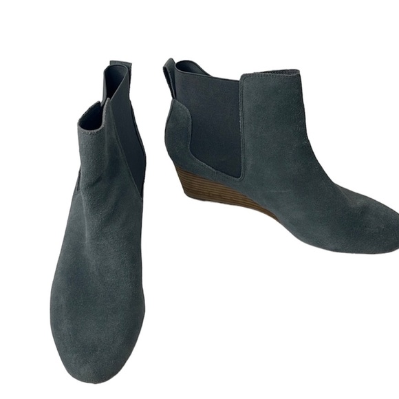 Lands' End Light Blue Suede Chelsea Wedge Ankle Bootie Sz 11B WEAR - Picture 1 of 9